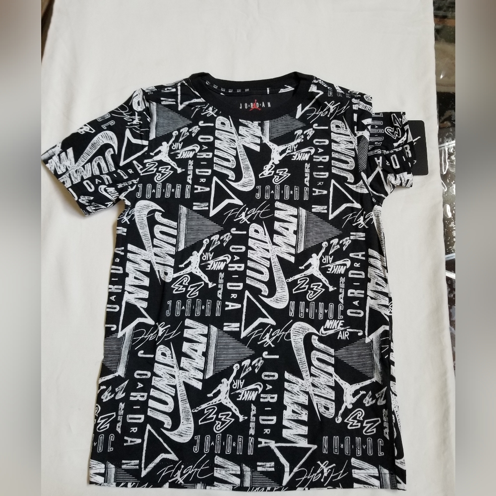 NIKE AIR JORDAN BOY'S ALL OVER PRINTED TEE T-SHIRT SZ MED BLACK